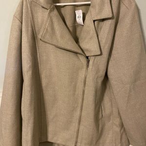 Beautiful tan and white jacket!